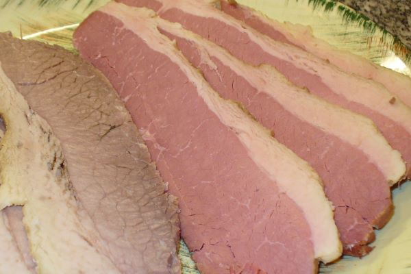 Corned beef made without (L) and with (R) curing salt photo by Carole Cancler